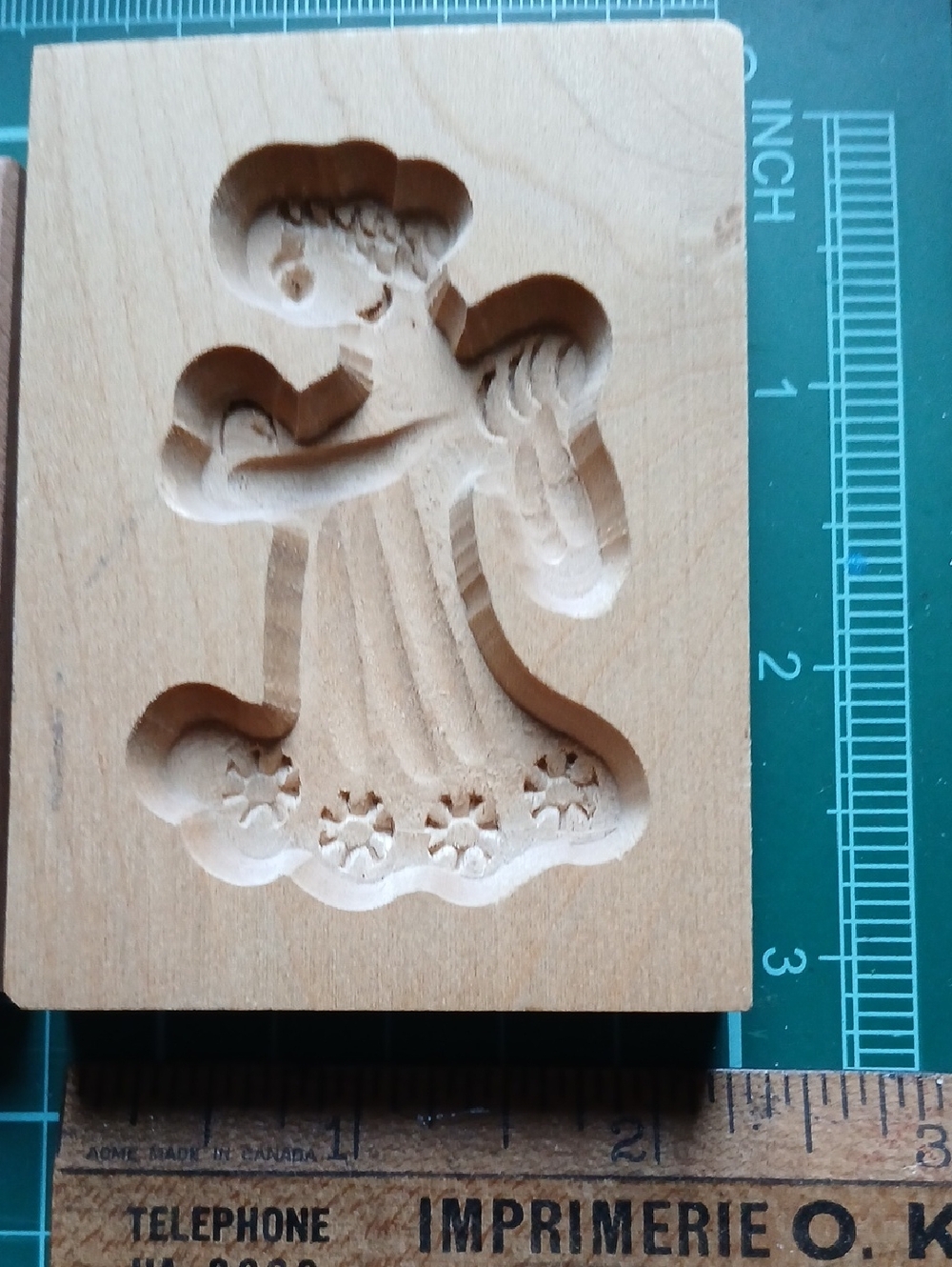2 Wood Cookie Molds - Picture 2 of 8